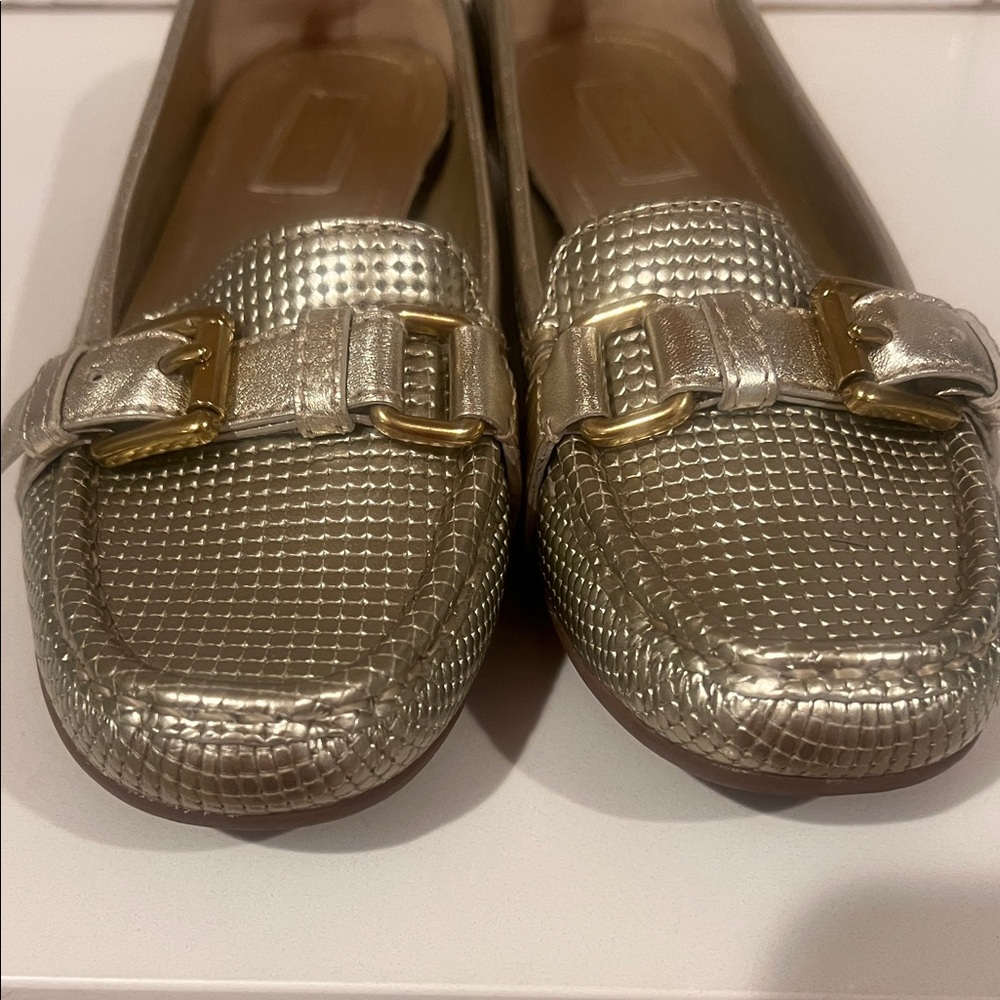 Women’s Coach Gold Loafers Flats with Buckle Size 6.5 worn once! - Picture 2 of 7